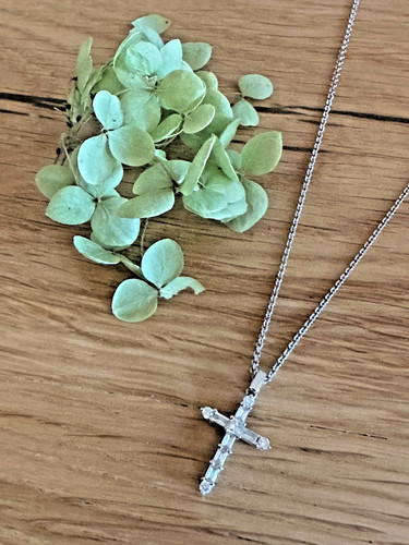 Zierlicher brillant anhänger - zierlicher, brillant-anhänger
